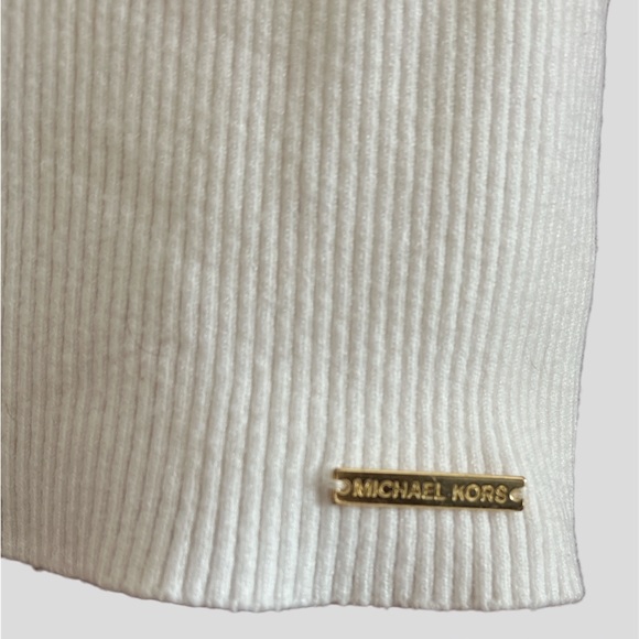 Michal Kors Stretched Wool Turtleneck - Picture 4 of 4